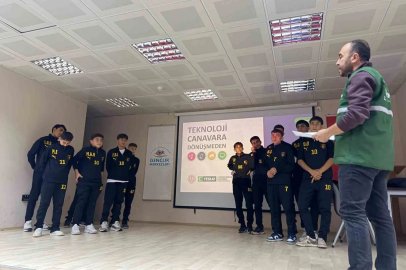 Bayburt’ta genç futbolculara bağımlılıkla mücadele eğitimi verildi
