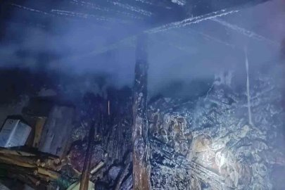 Burdur’da ahırda çıkan yangın itfaiye ekiplerince söndürüldü
