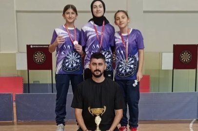 Okuldan dartta dördüncü şampiyonluk
