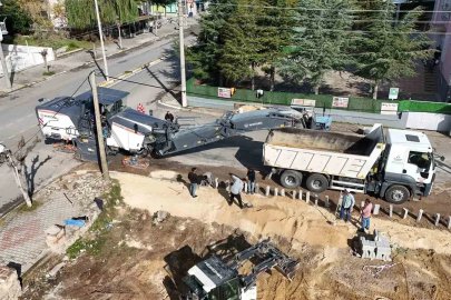Ertuğrul Gazi Caddesi’nde sıcak asfalt çalışmaları başladı
