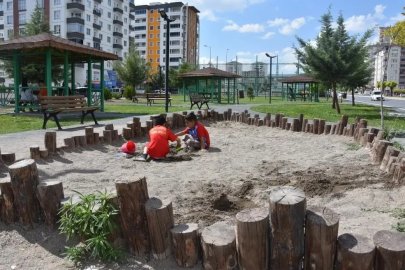 Kocasinan’da parklar, çocuklara toprakla vakit geçirme fırsatı sunuyor
