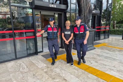 Polonyalı turist, alkollü kocasını iterek odaya çıkarmaya çalışırken ölümüne neden oldu

