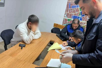 Yalan söyleyerek tramvayda para toplayan dilenciye zabıta engeli
