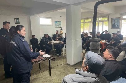 Jandarmadan silah ruhsatı bulunan vatandaşları bilgilendirdi
