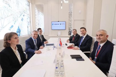 Bakanı Bayraktar, Gazprom ve Novatek’in üst düzey isimleriyle görüştü
