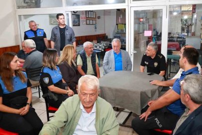 Mersin polisi vatandaşlarla iç içe
