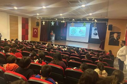 Kars’ta öğrencilere güvenli internet ve siber zorbalık semineri
