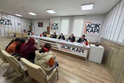 Kars Valisi Ziya Polat vatandaşların taleplerini dinledi
