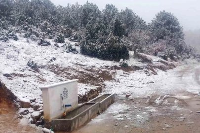Hisarcık’ın Karbasan köyüne mevsimin ilk karı yağdı
