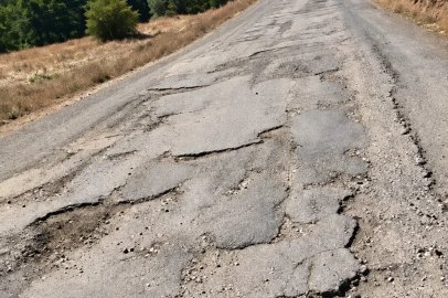 Yollar köstebek yuvasına döndü
