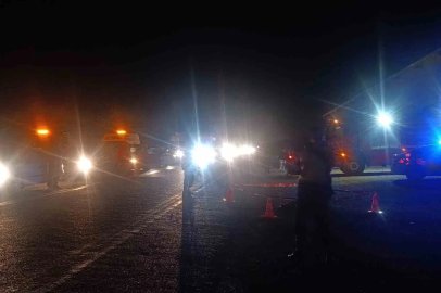Otobüsten inip yolun karşısına geçmeye çalışan aileye panelvan çarptı: 2 ölü, 2 yaralı

