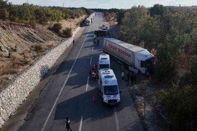 Edirne’de tır kuyruğunda kaza: Tır ile kamyonet çarpıştı, 4 kişi yaralandı
