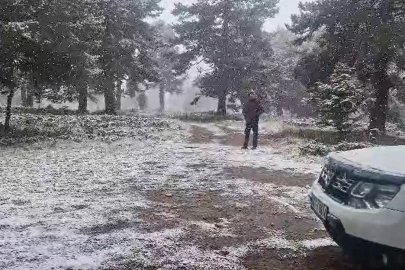 Bozüyük’e mevsimin ilk karı düştü
