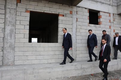 Vali Taşolar Aralık’taki inşaatları inceledi
