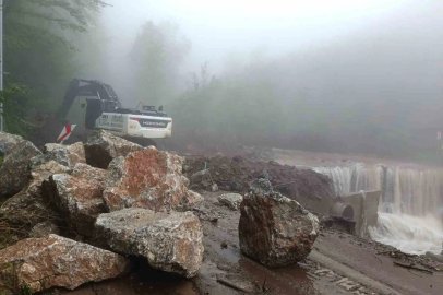 Düzce’de yağış nedeniyle kapanan yollar açıldı
