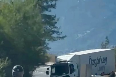 Cip ile kamyon kafa kafaya çarpıştı: Çinli turist hayatını kaybetti
