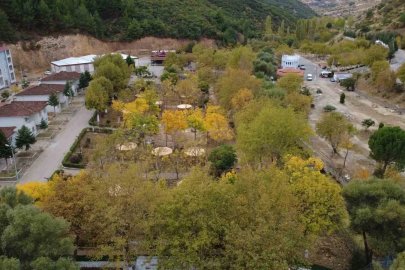 Demirci’de sonbaharın renk cümbüşü havadan görüntülendi
