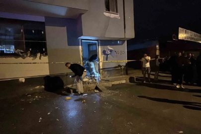 Adana’da 2’si çocuk 5 kişinin bulunduğu eve el yapımı patlayıcı attılar
