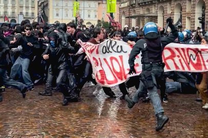 İtalya protestolarında 271 kişiye gözaltı
