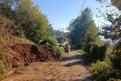 Gölyaka’da heyelan sonrası yolları güvenli hale getirdi
