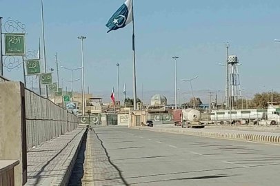 Pakistan güvenlik gerekçesiyle İran ile iki sınır kapısında ticareti durdurdu
