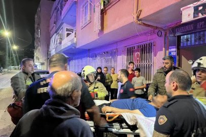 Dumanların sardığı evden yatalak hastayı itfaiye kurtardı
