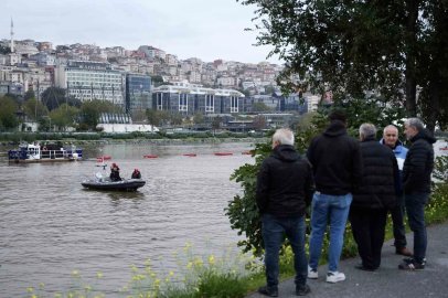 İstanbul’daki sel felaketinde kaybolan Ahmet Derin aranıyor: Ailesinin Haliç kıyısında umutlu bekleyişi sürüyor
