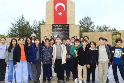 Vanlı öğrenciler kentin tarihi ve turistik mekanlarını gezdi
