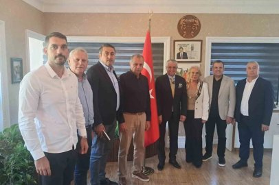Kemer Belediye Başkanı ve 8 meclis üyesi CHP’den istifa etti
