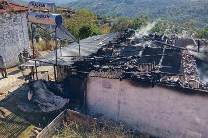 Aydın’da çıkan yangında bir ev küle döndü
