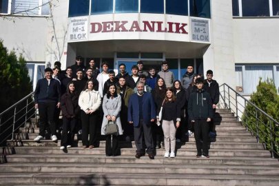 Üniversite eğitimini yerinde gördüler
