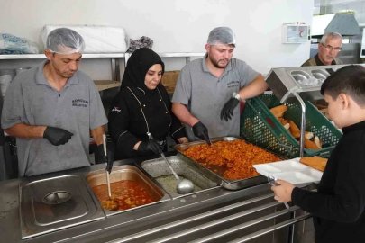 Sorgun’da aşevi hizmeti hem yaşlıların hem öğrencilerin yüzünü güldürüyor
