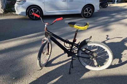 Bisiklet otomobile çarptı: 1 yaralı
