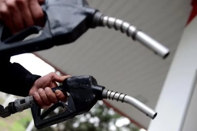 Benzine 4 lira 30 kuruş indirim geldi
