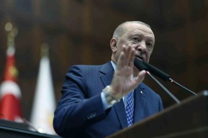 Cumhurbaşkanı Recep Tayyip Erdoğan: "13 buçuk yıllık zulmün ardından İsrail’in ağır tahriklerine rağmen Suriye’de barışın, huzurun ve istikrarın tekrar boy vermeye başladığını görüyoruz."
