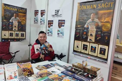 Engelsiz Yazar kitap fuarında okurlarıyla buluştu
