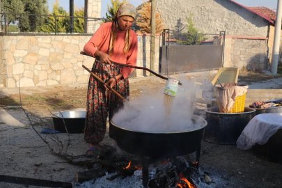 Kazanlar geleneksel lezzet için kaynıyor
