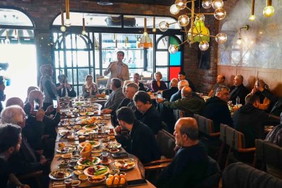Tuzla’da Dünya Gazeteciler Günü buluşması: Başkan Bingöl yerel basının önemine dikkat çekti
