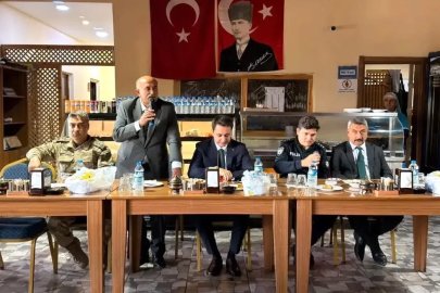Şenkaya Belediyesi’nden muhtarlarla birlik ve beraberlik yemeği

