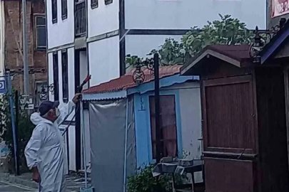 Muhtar tulumunu giydi ilaçlama yaptı
