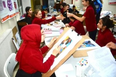 Polis desteğiyle düzenlenen resim kursunu tamamlayan 20 öğrenci sertifikalarını aldı

