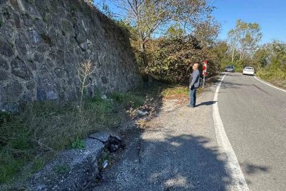 Aşırı yağışlar istinat duvarını çatlattı
