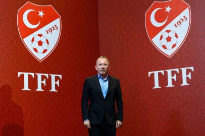 A Milli Futbol Takımı Teknik Direktörü Sergen Yalçın: "Halkımızın milli takımın peşinde tekrar koşmasını sağlayacağız"
