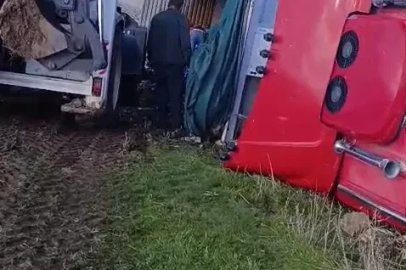 Elazığ’da pancar yüklü tır devrildi
