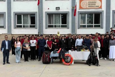 Sahil Güvenlik ekipleri öğrencilerle bir araya geldi
