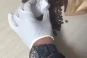 Kahve paketlerinin içinden kokain çıktı, 3 kişi gözaltına alındı
