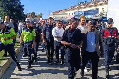 Manavgat’ta esnaf marka avukatlarını protesto için yol kapattı
