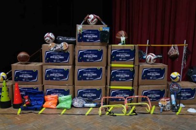 Arnavutköy Belediyesi’nden okullara 10 bin parça spor malzemesi desteği
