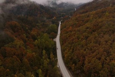 Abant yolunda sonbahar güzelliği dronla görüntülendi
