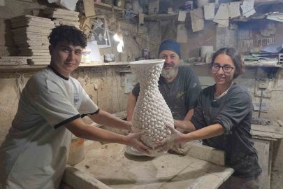 Kütahya’da 500 minik vazodan büyük eser, 6 ayda hayallerini gerçeğe dönüştürdüler
